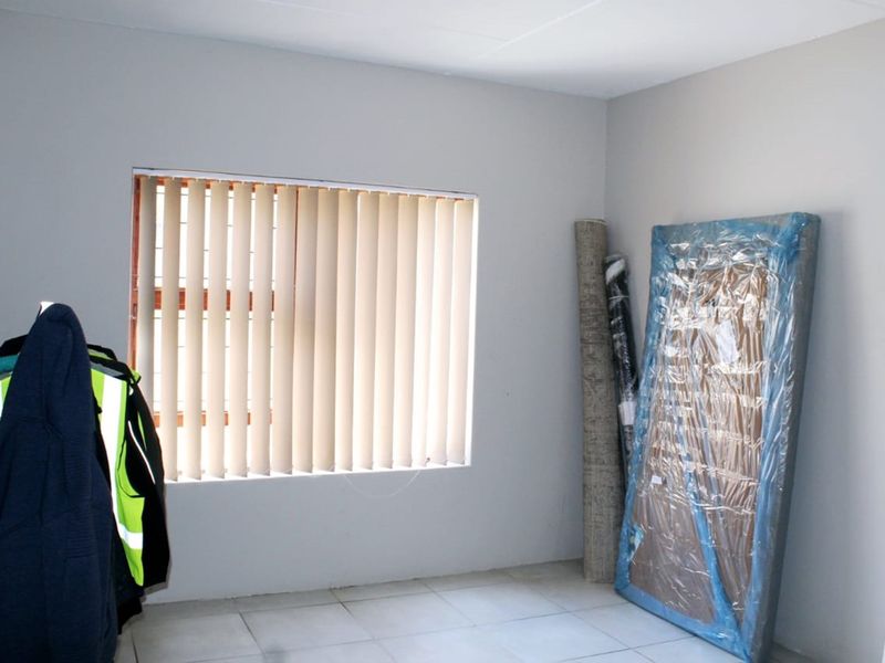 Modern 3-Bedroom Home with Sea Views, Pool and Entertainer’s Braai in Wavecrest, Jeffreys Bay - Photo 8