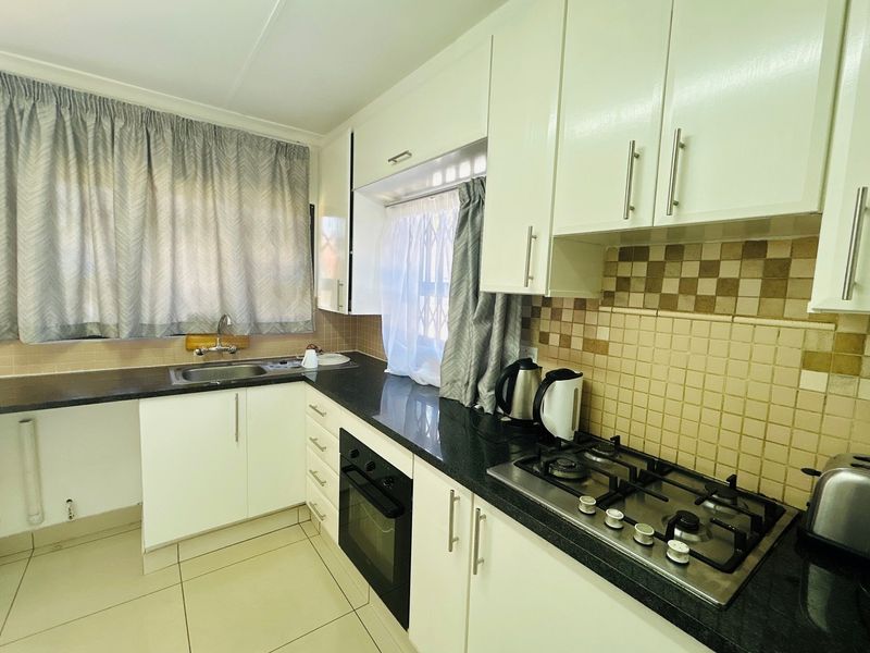 3 Bedroom Home with Flatlet in Halfway Gardens - Photo 8