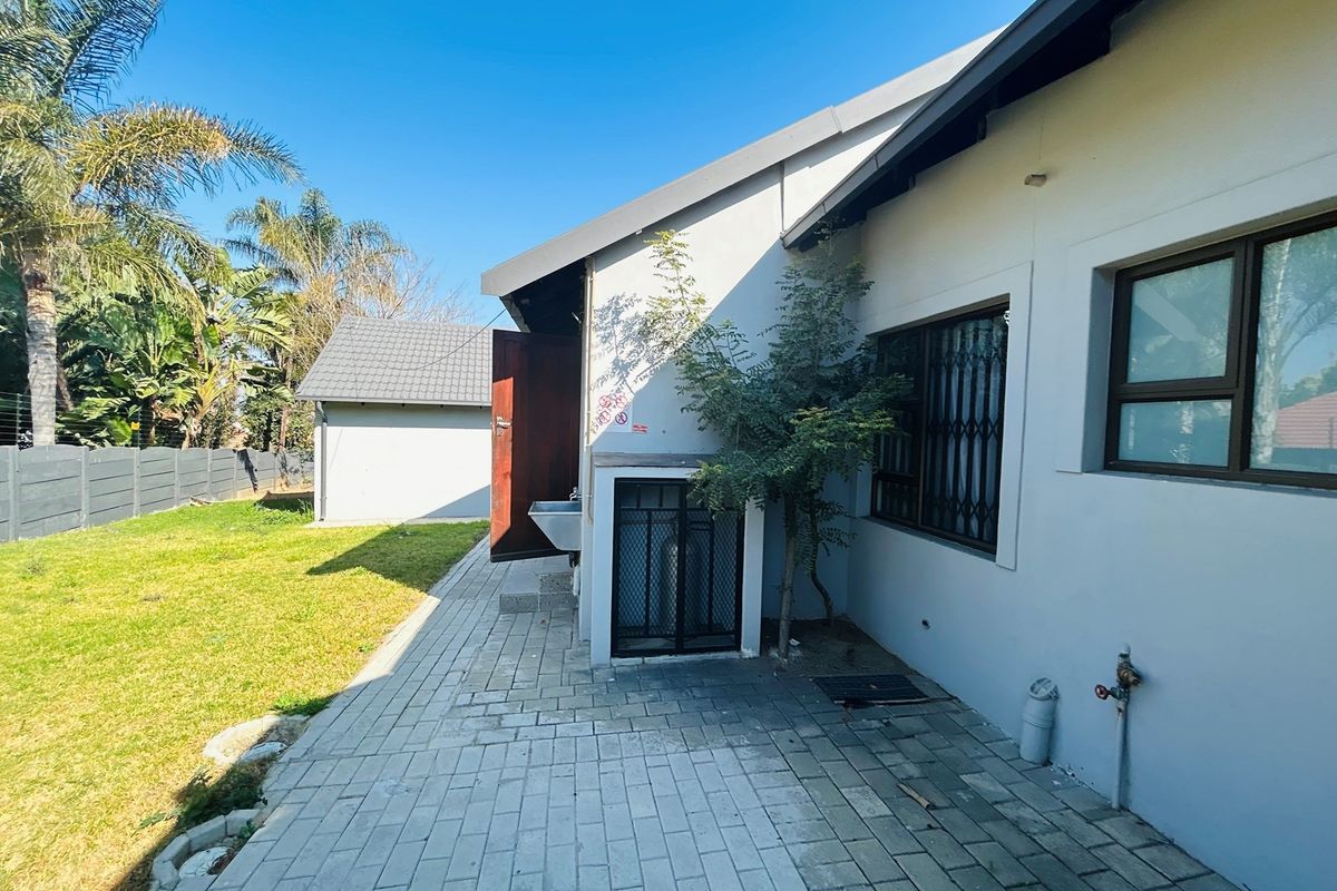 3 Bedroom Home with Flatlet in Halfway Gardens - Photo 4