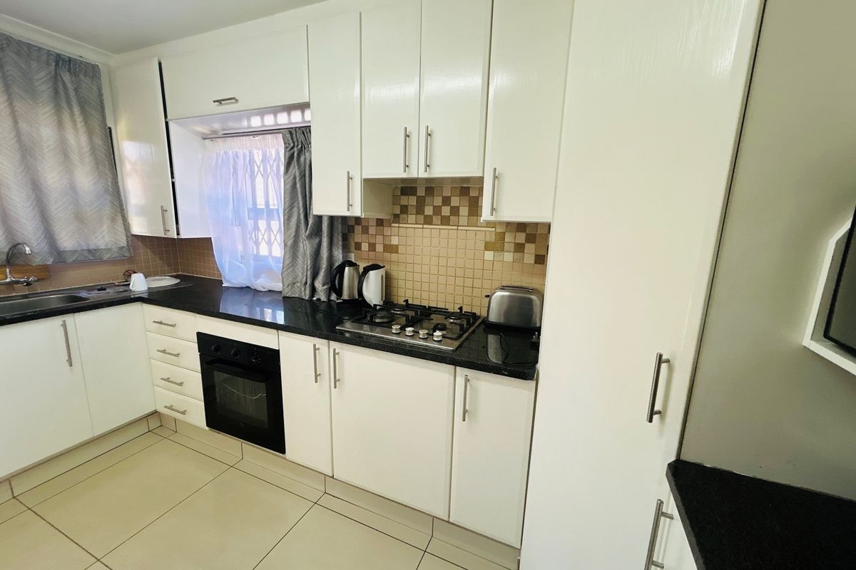 3 Bedroom Home with Flatlet in Halfway Gardens - Photo 5