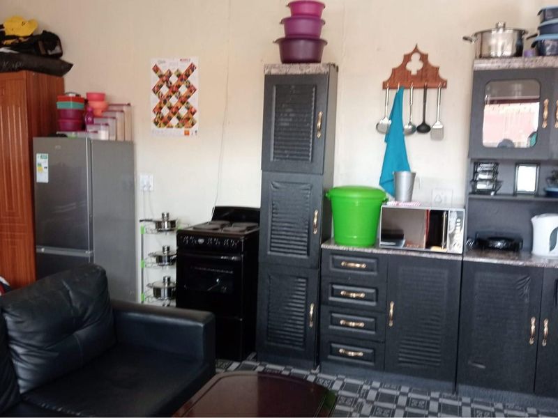 Facebrick home with Rental Opportunity in Zwide. - Photo 8