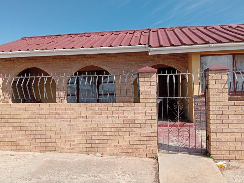 Facebrick home with Rental Opportunity in Zwide. - Photo 4