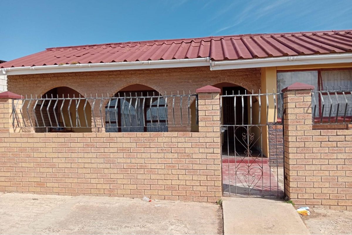 Facebrick home with Rental Opportunity in Zwide. - Photo 4