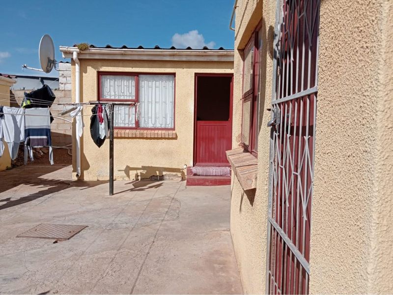 Facebrick home with Rental Opportunity in Zwide. - Photo 9