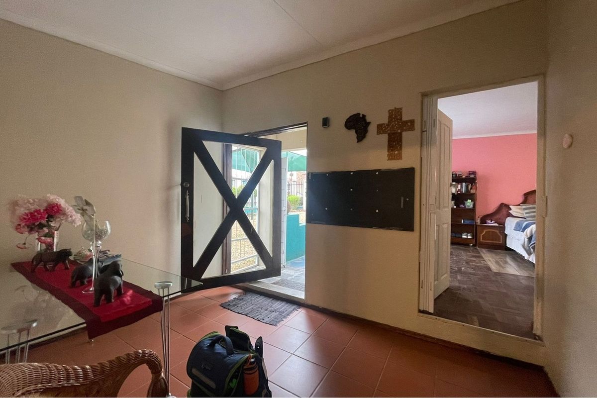 Charming 4-Bed Home in West Acres Awaits You! - Photo 4