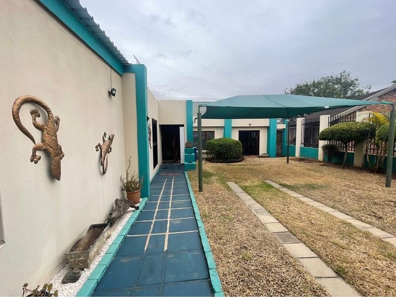 Charming 4-Bed Home in West Acres Awaits You! - Photo 3