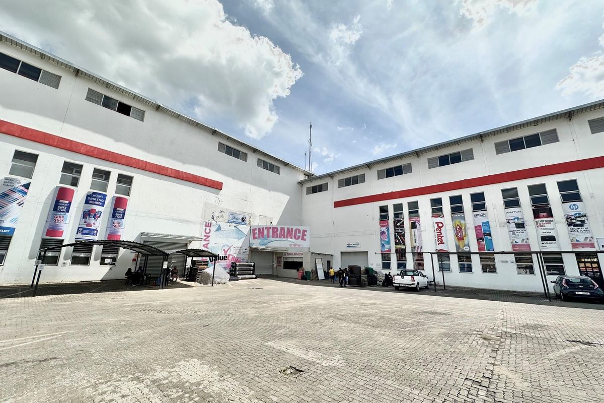 "Where Retail Excellence Thrives: Your Destination for Success in Newcastle Central" - Photo 2