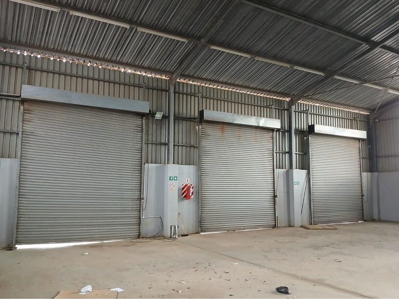 Large Secured Warehouse To Let in Kuleka, Empangeni, Kwa-Zulu Natal - Photo 3