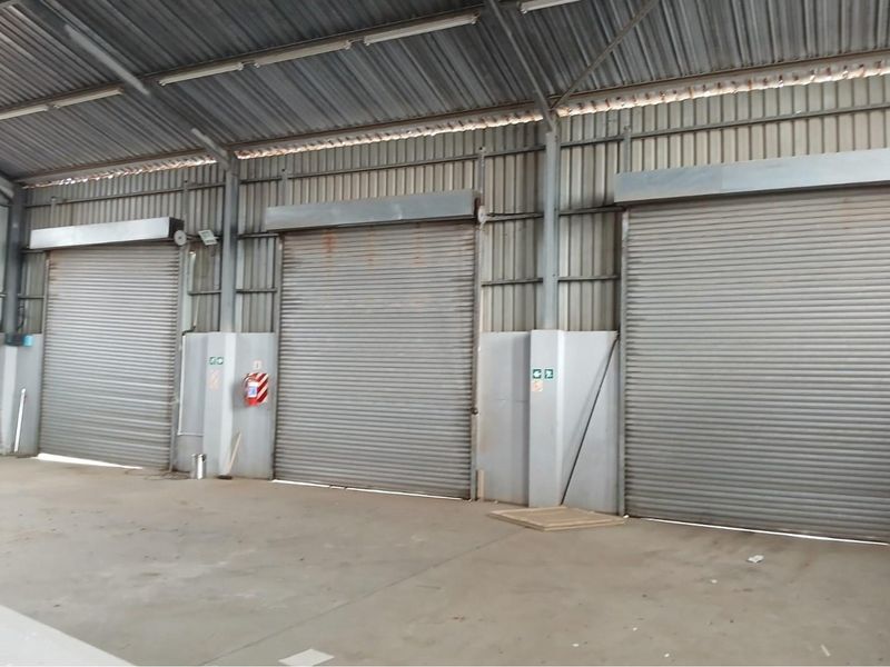 Large Secured Warehouse To Let in Kuleka, Empangeni, Kwa-Zulu Natal - Photo 4