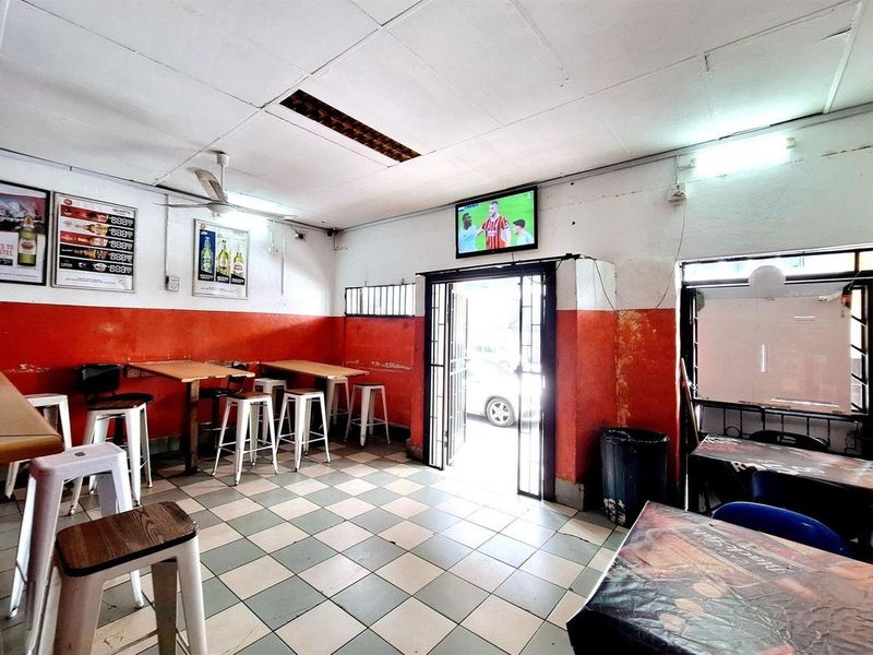 Incredible business opportunity - BAR/PUB for Sale in Umbilo - needs TLC (plus ACCOMODATION) - Photo 3