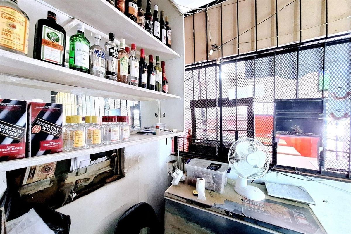 Incredible business opportunity - BAR/PUB for Sale in Umbilo - needs TLC (plus ACCOMODATION) - Photo 5
