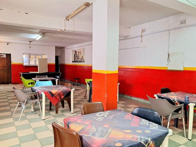 Incredible business opportunity - BAR/PUB for Sale in Umbilo - needs TLC (plus ACCOMODATION) - Photo 9