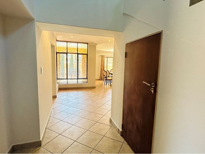 House For Sale in Lynnwood Manor, Pretoria - Photo 8