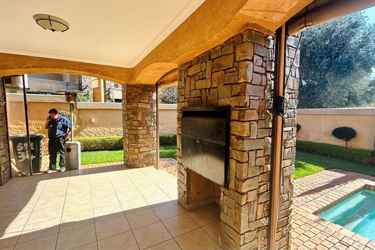 House For Sale in Lynnwood Manor, Pretoria - Photo 3
