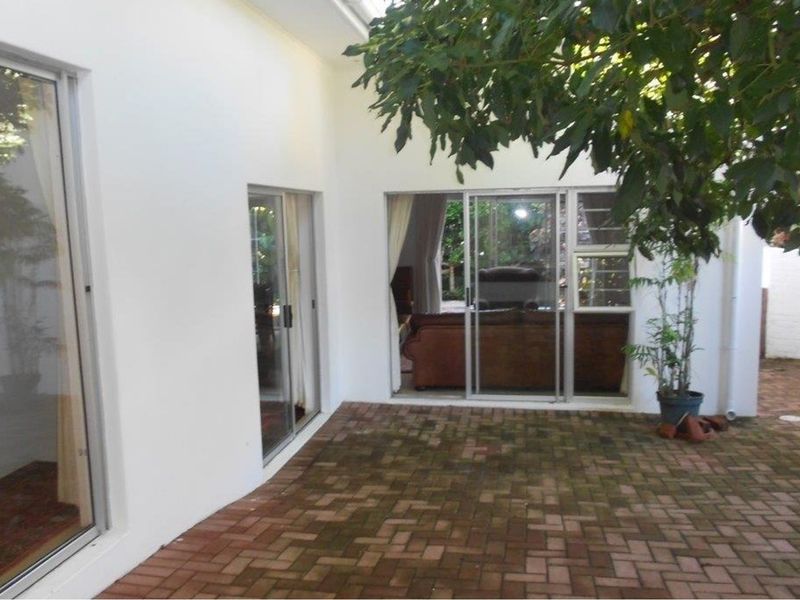 Unique 2 Bed House In The Heart Of Bonza Bay - Photo 2