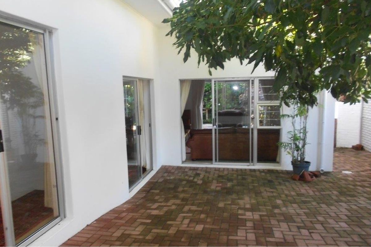 Unique 2 Bed House In The Heart Of Bonza Bay - Photo 2