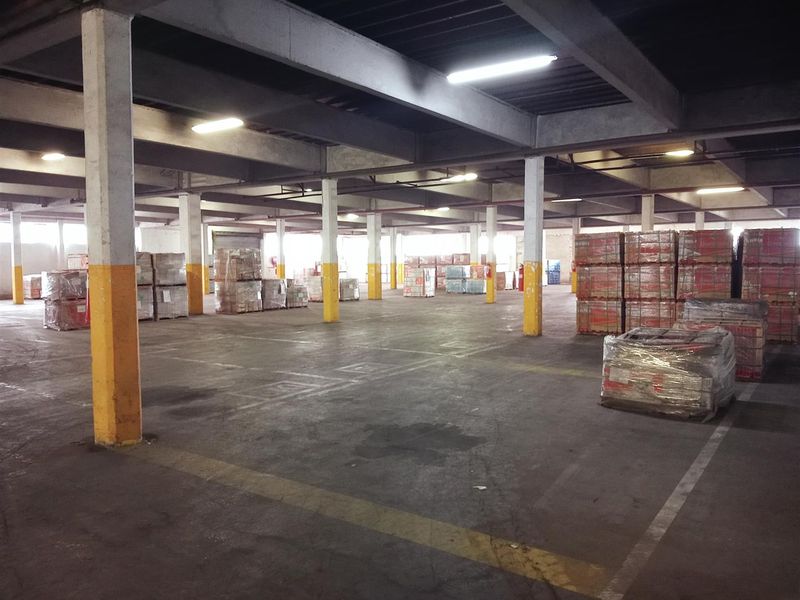 Highly sought after warehouse available to let. - Photo 3