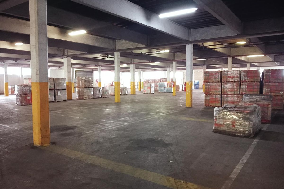 Highly sought after warehouse available to let. - Photo 3
