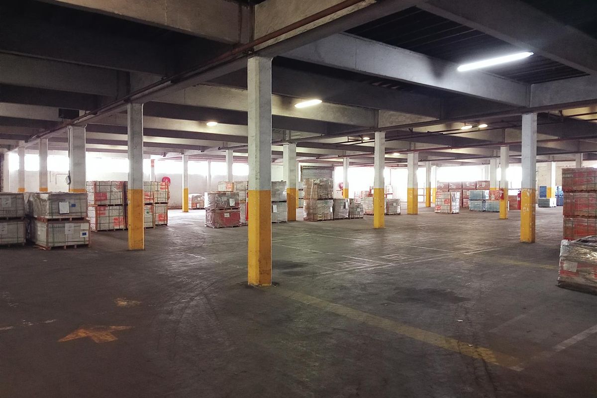 Highly sought after warehouse available to let. - Photo 5