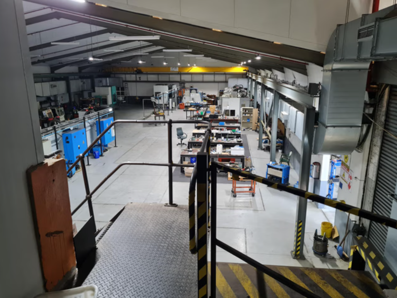 Highly sought after warehouse available to let. - Photo 4