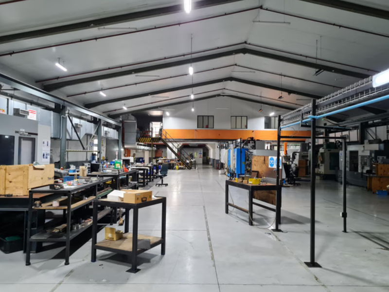 Highly sought after warehouse available to let. - Photo 5