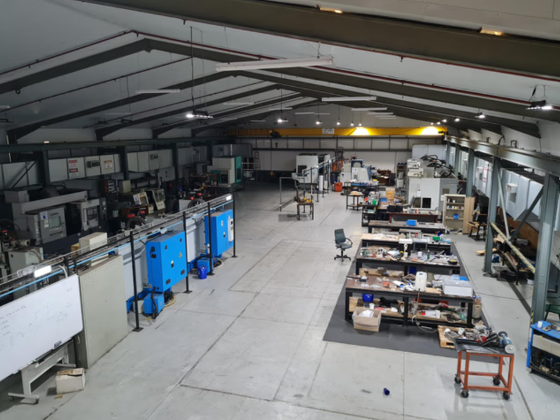 Highly sought after warehouse available to let. - Photo 3