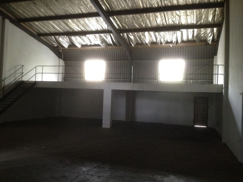 Highly sought after warehouses to let - Photo 7