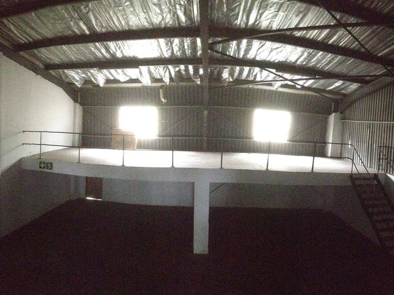 Highly sought after warehouses to let - Photo 10