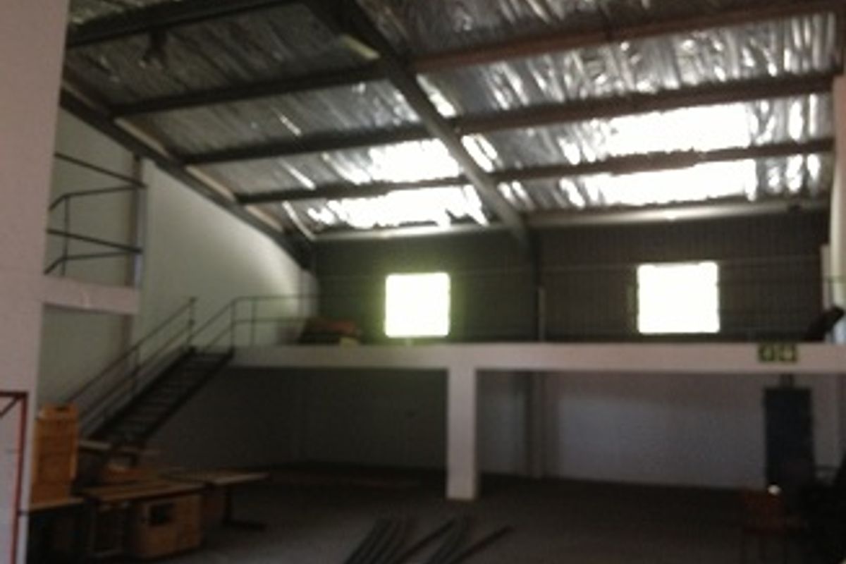 Highly sought after warehouses to let - Photo 3