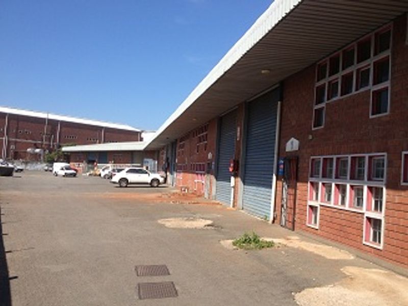 Highly sought after warehouses to let - Photo 2