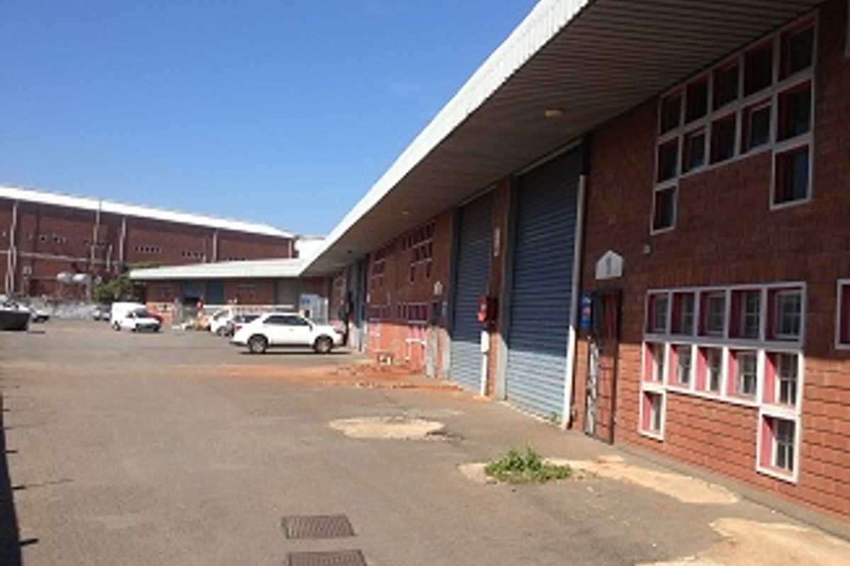 Highly sought after warehouses to let - Photo 2