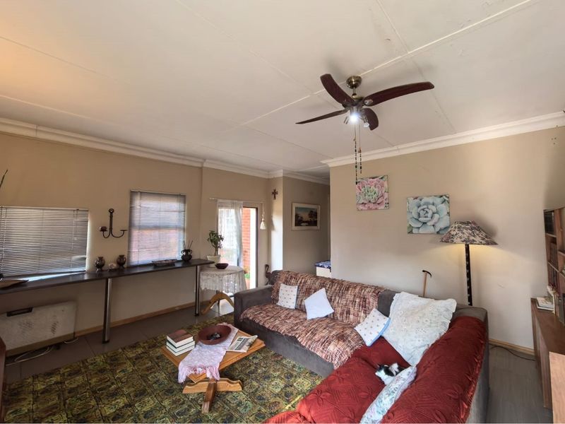 3 Rental Incomes on One Property! - Photo 4