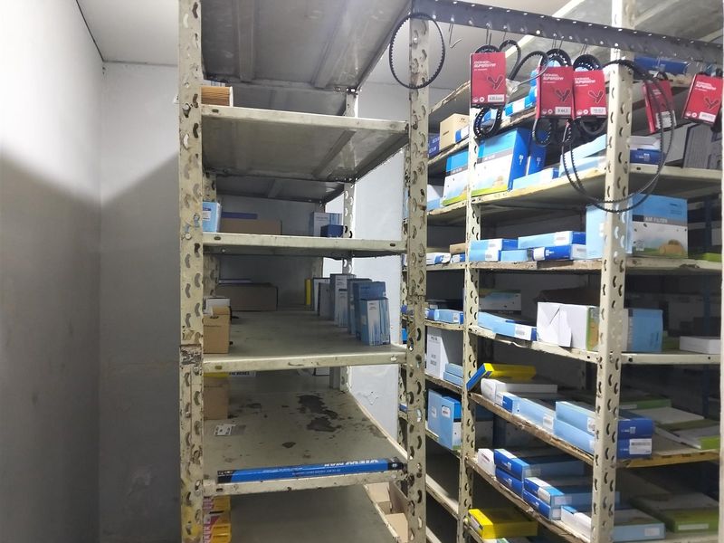 Workshop centre on Main Rd Near Clairmont. - Photo 6