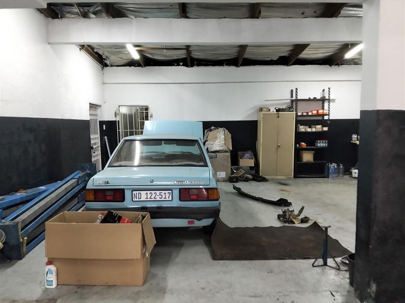 Workshop centre on Main Rd Near Clairmont. - Photo 3