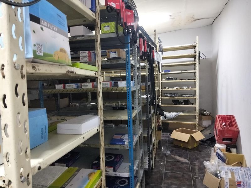 Workshop centre on Main Rd Near Clairmont. - Photo 5