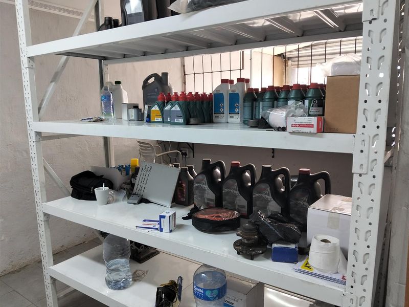 Workshop centre on Main Rd Near Clairmont. - Photo 8