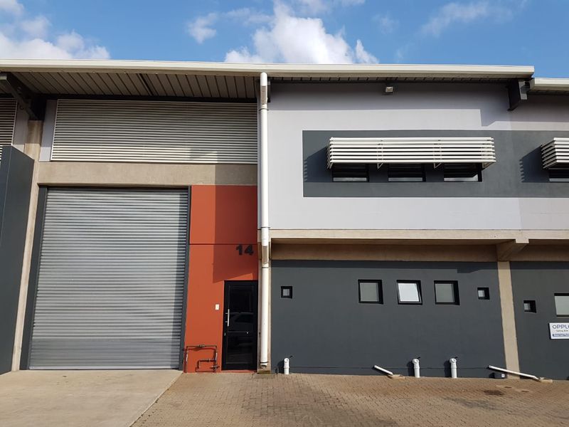 Highly sought after warehouse newly available to let or purchase. - Photo 6