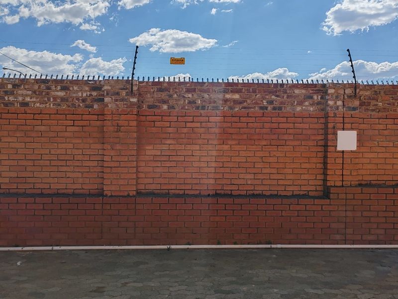 SASOLBURG * NALEDI INDUSTRIAL PARK * COMMERCIAL PROPERTY * R3 640 000.00 * 1770sqm * - Photo 7