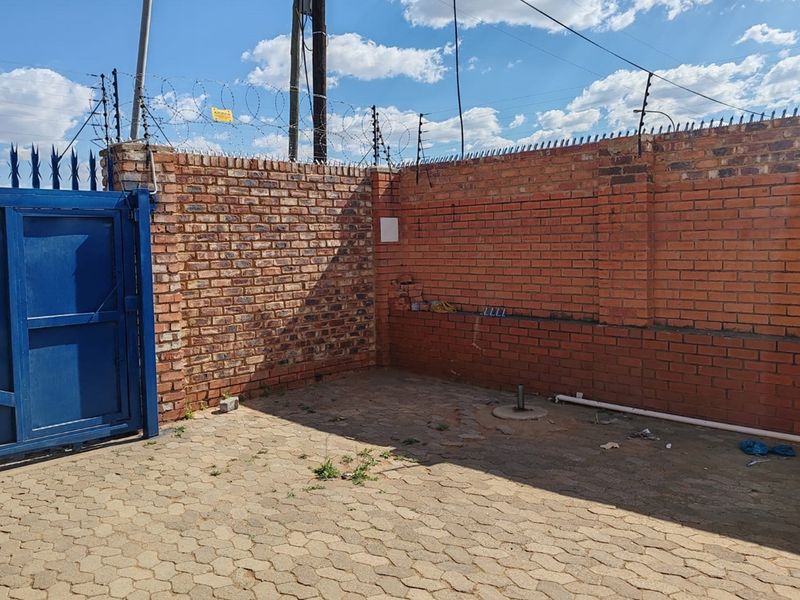 SASOLBURG * NALEDI INDUSTRIAL PARK * COMMERCIAL PROPERTY * R3 640 000.00 * 1770sqm * - Photo 6