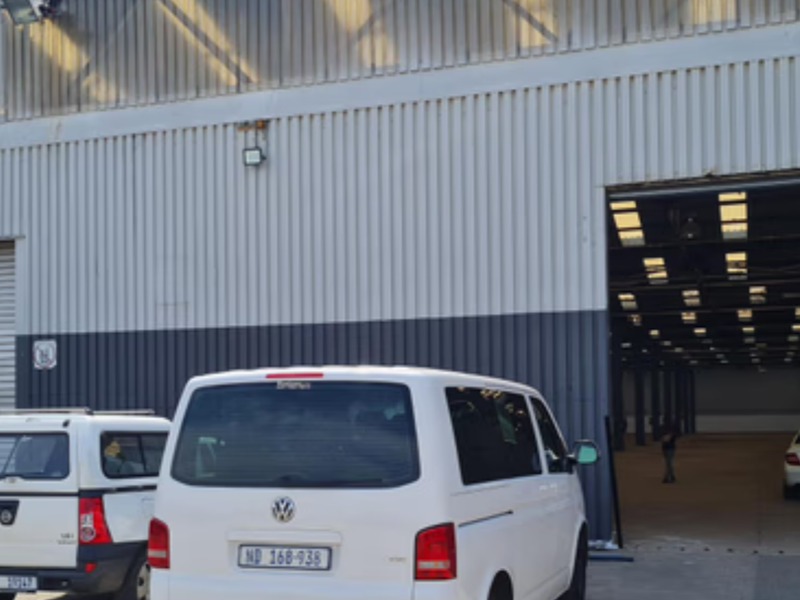 Highly sought after Warehouse available to let. - Photo 5