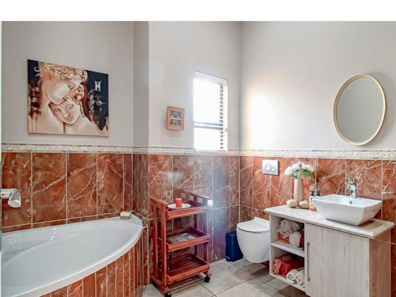 Beautiful 4 bedroom house in Da Nice Estate, an exclusive estate in Melodie. - Photo 9