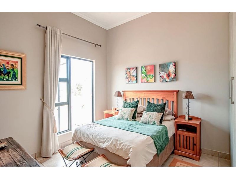 Beautiful 4 bedroom house in Da Nice Estate, an exclusive estate in Melodie. - Photo 8