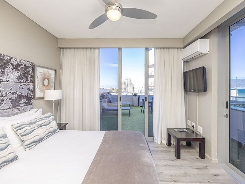 Deluxe Two-Bedroom Apartment with Balcony and Private Splash Pool - Photo 8