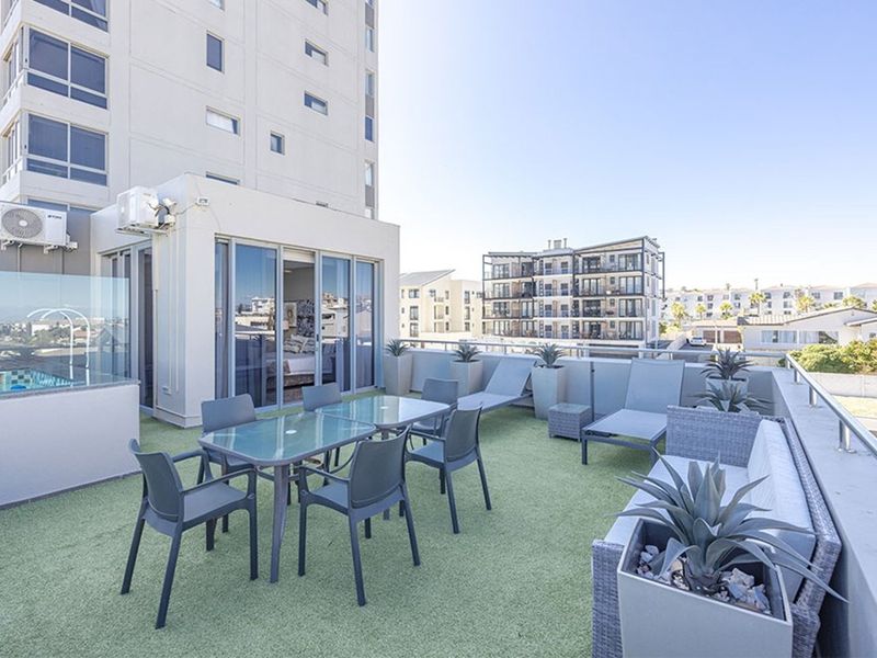 Deluxe Two-Bedroom Apartment with Balcony and Private Splash Pool - Photo 9