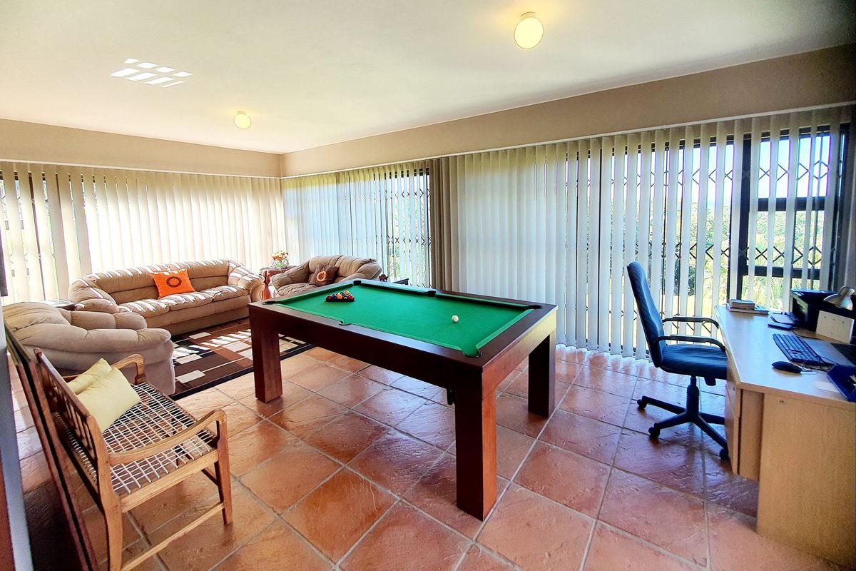 PALM BEACH  SELF SUSTAINABLE HOME WITH BEAUTIFUL SEA VIEWS - Photo 4