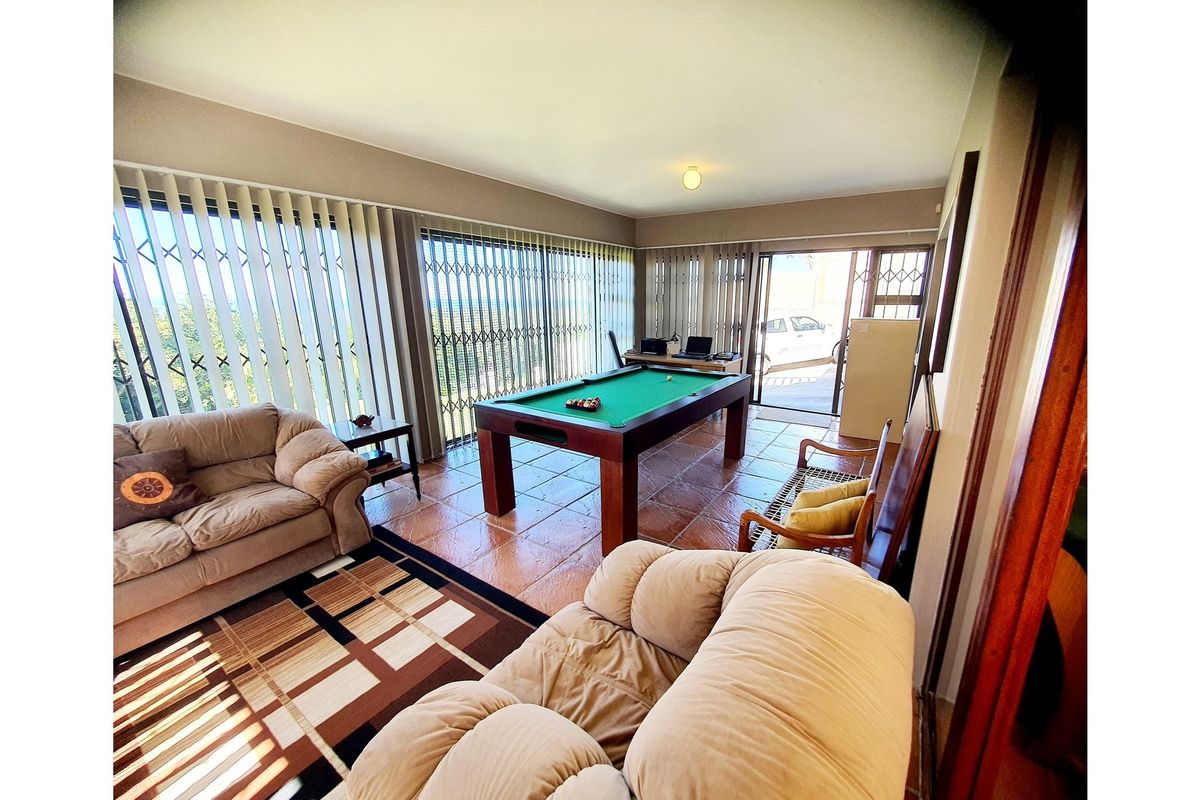 PALM BEACH  SELF SUSTAINABLE HOME WITH BEAUTIFUL SEA VIEWS - Photo 3