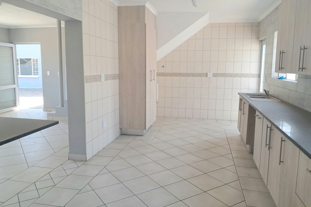 Claremont Trio choose 1 of the 3 very spacious Duplexes - Photo 2