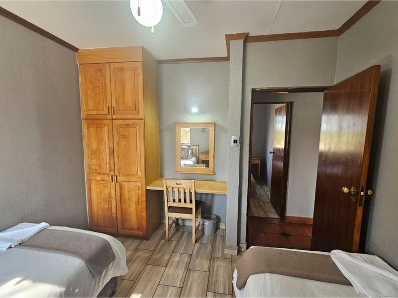 "Modern Serenity: Greenway Woods Dream Home" - Photo 9