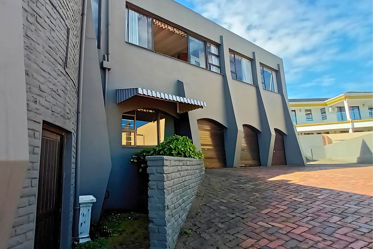 stunning home, where dreams are made in Blue Bend, East London - Photo 3