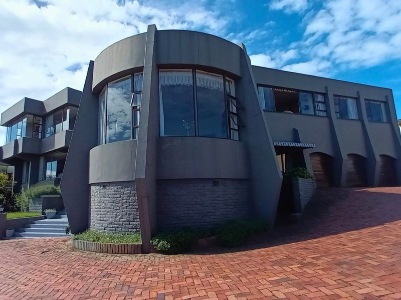 stunning home, where dreams are made in Blue Bend, East London - Photo 1